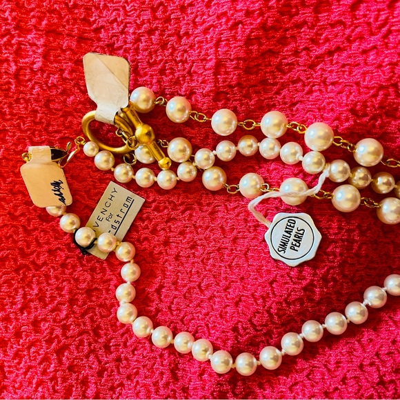 Givenchy 2 Necklaces VINTAGE Pearl Medallion NEW with Tags Nordstrom - Picture 8 of 10